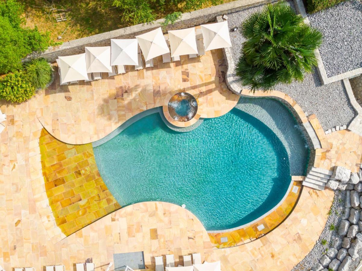 טלואר Hotel Les Grillons מראה חיצוני תמונה